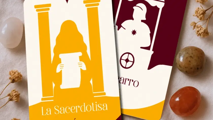 Combinación de la Sacerdotisa y El Carro en el Tarot.