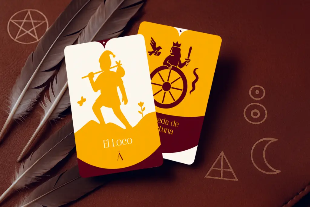 Combinación de El loco y La Rueda de la Fortuna en el tarot