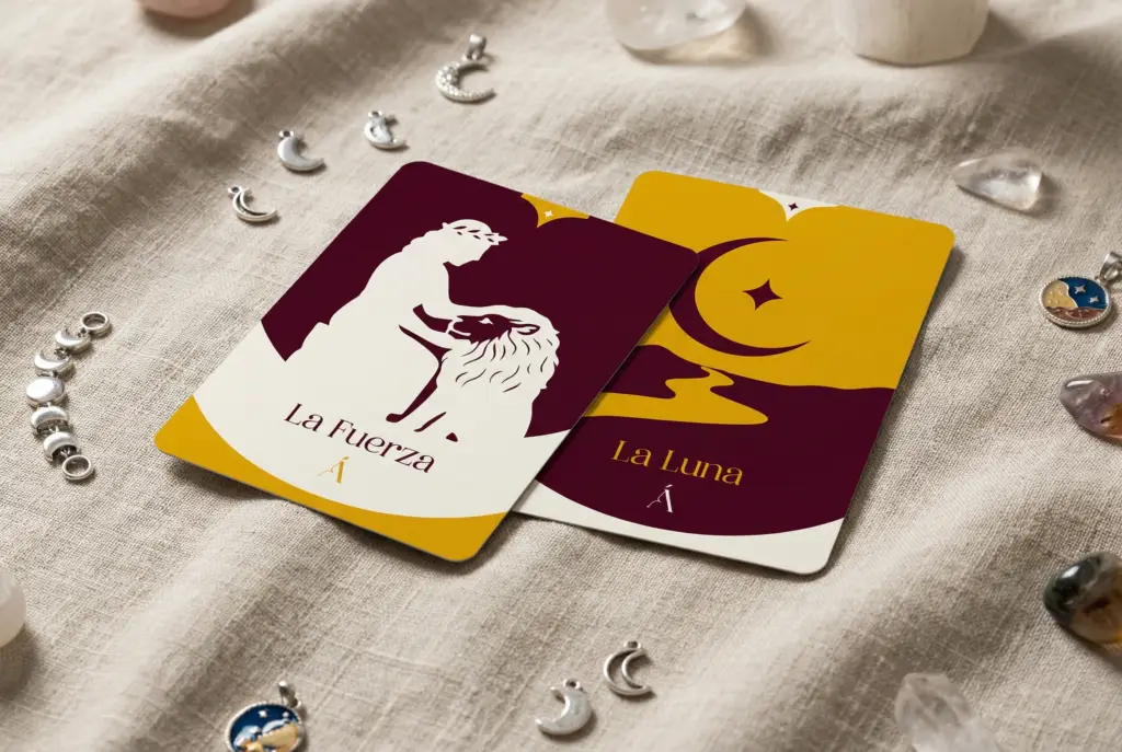 Combinación entre La Fuerza y La Luna en el Tarot